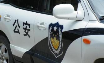 男子騎摩托車撞倒交警后逃逸，河南靈寶警方懸賞尋找嫌疑人