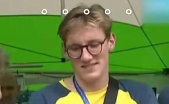 找到霍頓了！這采訪氣氛令人窒息