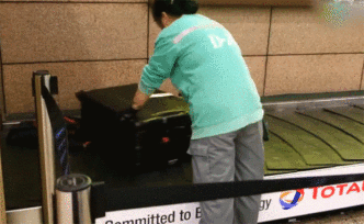旅行作家點贊魔都！在浦東機場，行李箱被這樣“溫柔以待”