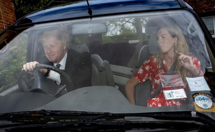 西蒙兹：以首相女友身份入住唐宁街首人