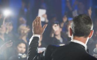 過度的精英崇拜危害猶如種族歧視