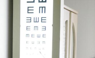 過半數(shù)兒童青少年近視，專家：防控“主戰(zhàn)場”應(yīng)在學(xué)齡前