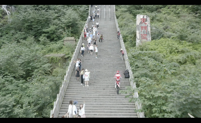 56秒挑战“摩登天梯”,破俩世界纪录