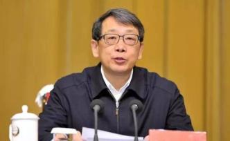 中组部部长陈希在北戴河看望暑期休假专家