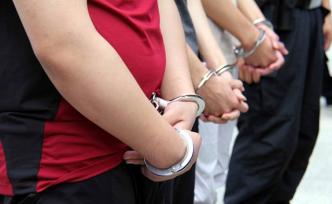 广西都安警方通报“年轻人手持钢管聚集约架”：当场抓获5人