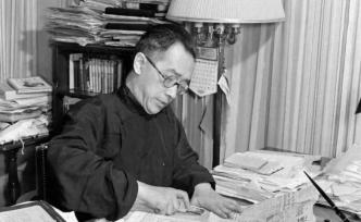 原來周蔡“大戰(zhàn)”的二十年前，知識界也有過“時(shí)代偶像”之爭