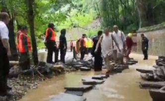 千年古剎天童寺受臺風影響遭遇罕見山洪，暫停開放至16日