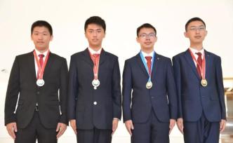 第31屆國際信息學(xué)奧林匹克競賽中國隊選手力奪3金1銀