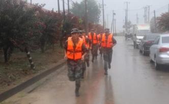 80集團(tuán)軍某炮兵旅赴壽光救災(zāi)，200余名滯留村民全部疏散