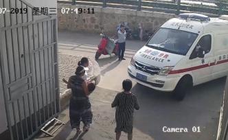 男童5樓墜落，路過保安借來被子兜住
