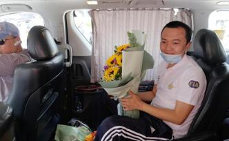 香港市民自發(fā)探望被暴徒毆打的內(nèi)地記者