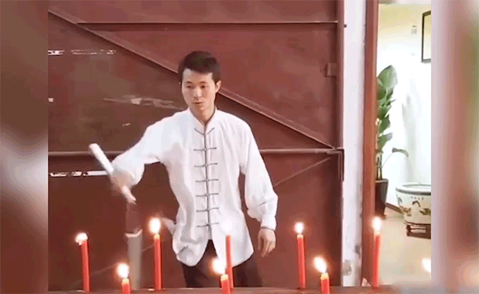 世界紀(jì)錄！用雙節(jié)棍1分鐘滅52根蠟燭