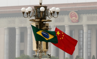 习近平同巴西总统博索纳罗就中巴建交45周年互致贺电