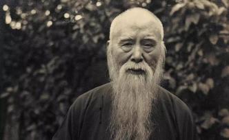 圓桌｜追憶于右任：心念“為萬世開太平”，睡覺則長須打結