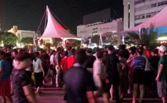 广场舞大妈和鬼步舞团抢地盘，警方介入