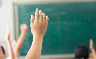 马上评｜民校抱团培训机构“掐尖”，如此揠苗助长得不偿失