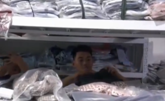 警方捣捕特大奢侈品售假团伙，涉案资金上亿元