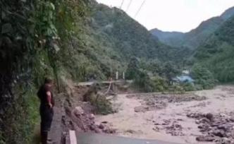 成都大邑2名警员在抢险救灾途中因公殉职，另有1人失联