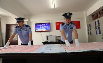 湖北六旬設(shè)計(jì)師制販假火車票供人報(bào)銷，萬余張假票被鐵警繳獲