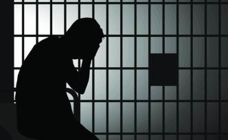 發(fā)現(xiàn)有人順手牽羊后敲詐萬元私分，杭州兩名超市防損員獲刑