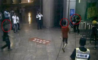 男女兩人組織6名未成年人發(fā)小廣告獲刑，其中3名是自己子女
