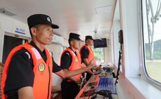 法者｜湄公河上15年老船長(zhǎng)“棄商從軍”，編教材教授行船