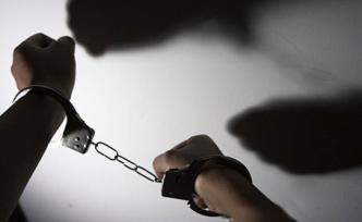 北京通州：一男子驾驶盗取的小货车撞人碾压后逃逸，已被刑拘