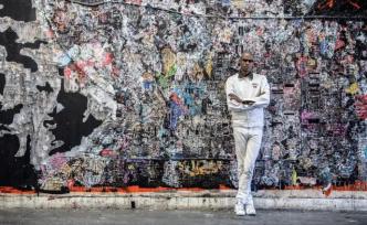 受尽歧视的底层天才：30岁念大学，作品一年卖出3.3亿