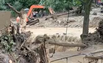 麗江玉龍突發山洪，2人失聯基礎設施受損