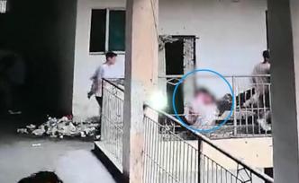 監(jiān)控曝光：教學(xué)樓欄桿斷裂致一死一傷