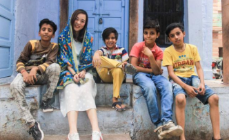 中國姑娘一年兩百天在印度，培育數(shù)千名網(wǎng)紅