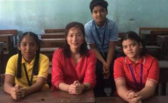 周軼君：記錄過中東的戰(zhàn)火，如今拍出跨文化教育紀(jì)錄片