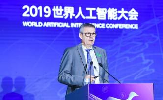 施耐德电气：超越故障监控，AI时代机器实现预测性自主维护