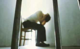 謊稱丟錢包向路人借錢后拉黑對方，90后男子詐騙46人獲刑