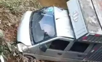 廣西博白縣一小貨車撞到4名學(xué)生：致1死3傷，司機(jī)已被控制