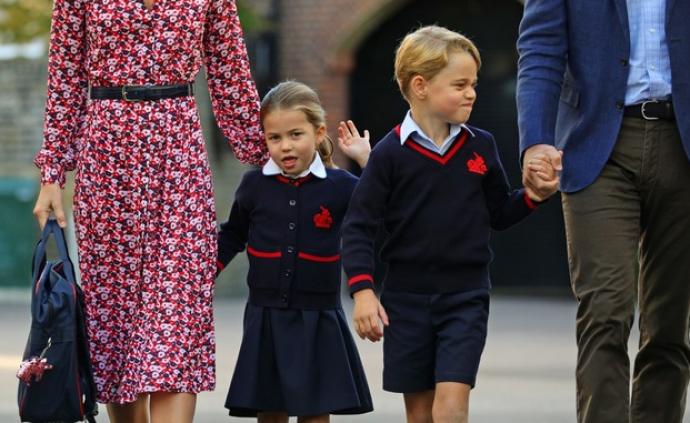 開(kāi)學(xué)首日，威廉王子這對(duì)兒女表情各異