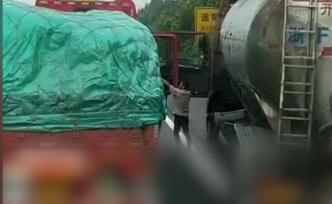 罐車與?；奋嚫咚偕涎荨奥放眲e車