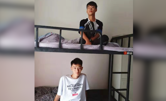 睡在上鋪的兄弟！“熊大熊二”大學(xué)報到