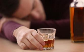 “千杯不醉”真的可以練出來(lái)嗎？