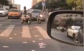 法治課｜男子當街撒十萬元遭哄搶，撿錢者是否需要退還？