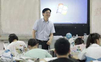 名校长做“傻决定”：卸任后拒绝两百万年薪去支教，分文不取