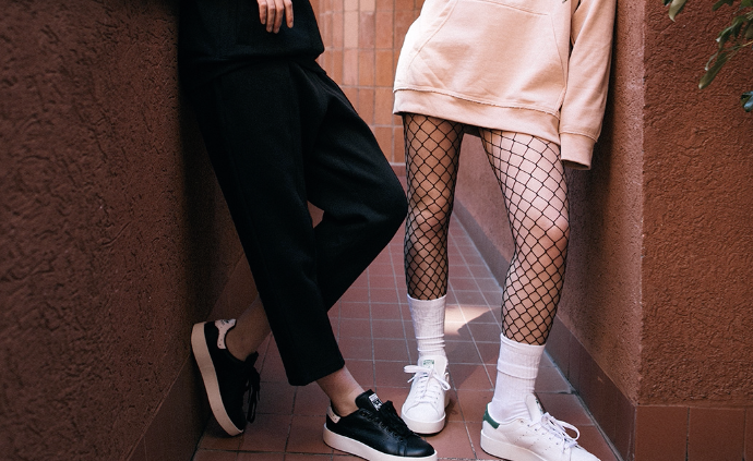 Adidas Stan Smith：50年復(fù)古潮鞋傳奇