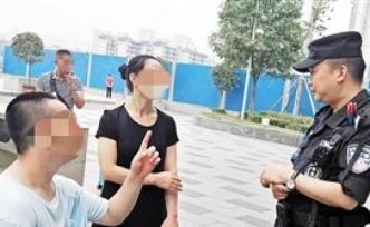 重慶一高校大一新生嫌軍訓(xùn)太苦想回家復(fù)讀，民警勸他安心返校