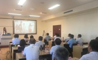 青島塑造開放型干部氣質(zhì)：市委黨校中青班首次開設(shè)英語課程