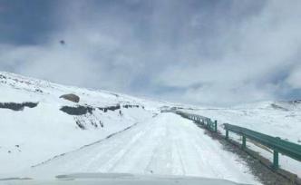 四川甘孜州境內(nèi)國(guó)道318線折多山大雪：已實(shí)行交通管制