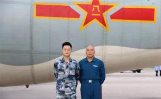 十年后父子同臺(tái)受閱,“這是屬于軍人的最大榮耀”