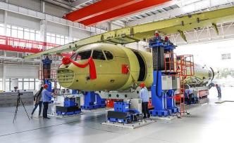 國產(chǎn)新舟700飛機(jī)完成機(jī)身機(jī)翼精準(zhǔn)對(duì)接，明年開始試飛工作