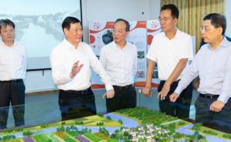 上海市長(zhǎng)調(diào)研農(nóng)民相對(duì)集中居住并召開現(xiàn)場(chǎng)會(huì)，作出這些部署