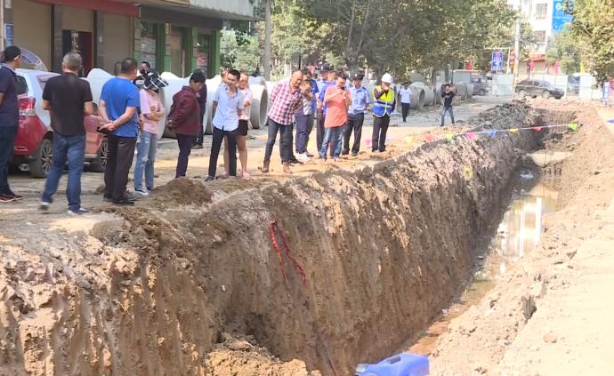 施工挖到两座古墓,初判为明代夫妻合葬墓