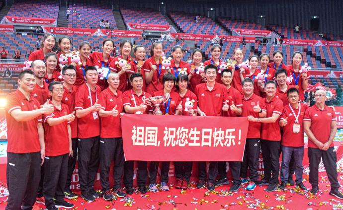 升國旗奏國歌！女排高喊“中國我愛你”